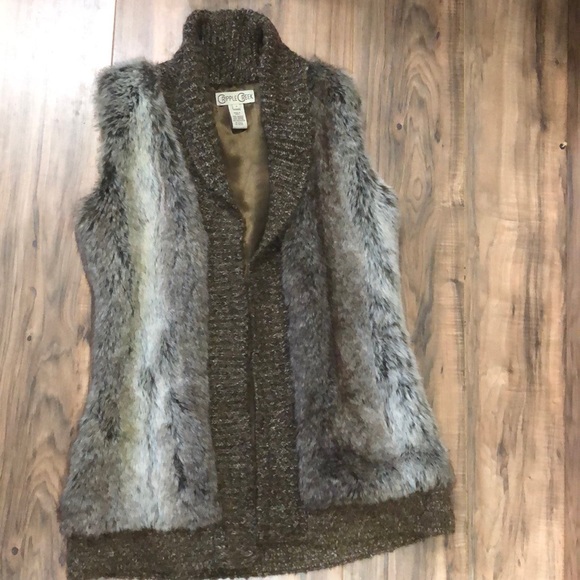 cripple creek Jackets & Blazers - Cripple Creek faux fur vest sz S BEAUTIFUL!!